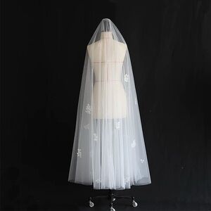 NEW IN BOX White Bridal Wedding‎ Lace Floral Veil